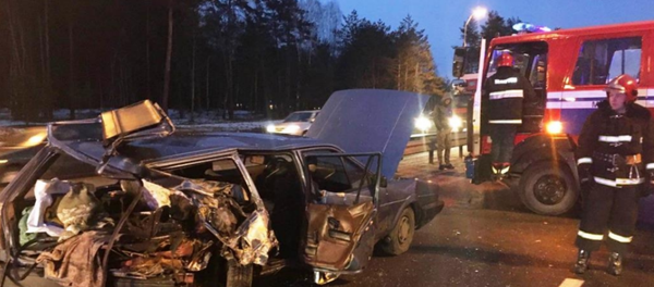 ДТП с участием двух автомобилей на Смиловичском тракте - Sputnik Беларусь