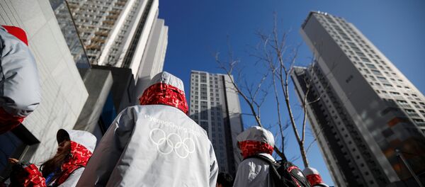 Волонтеры в Олимпийской деревне, Южная Корея Волонтеры в Олимпийской деревне, Южная Корея - Sputnik Беларусь