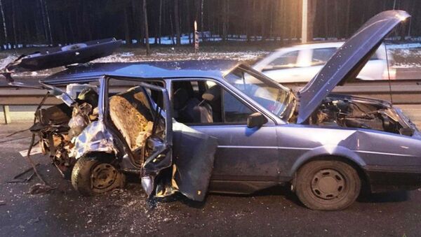 Серьезное ДТП с участием двух машин произошло на выезде из Минска - Sputnik Беларусь