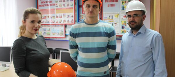 Креативные архитекторы Гроднопромстроя Екатерина, Александр (исполнил роль Вити) и автор текста Андрей - Sputnik Беларусь