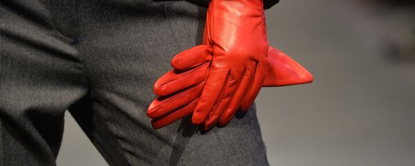 Французский дизайнер белорусского происхождения Юрий Кот представил женскую коллекцию одежды из тканей ОАО Камволь Французский дизайнер белорусского происхождения Юрий Кот представил женскую коллекцию одежды из тканей ОАО Камволь - Sputnik Беларусь