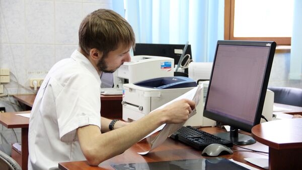 После осмотра врачи направляют пациента на рентген - Sputnik Беларусь