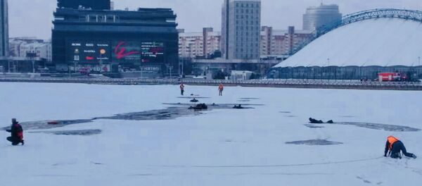 Работники МЧС и ОСВОД вытащили двух мужчин из акватории Свислочи - Sputnik Беларусь