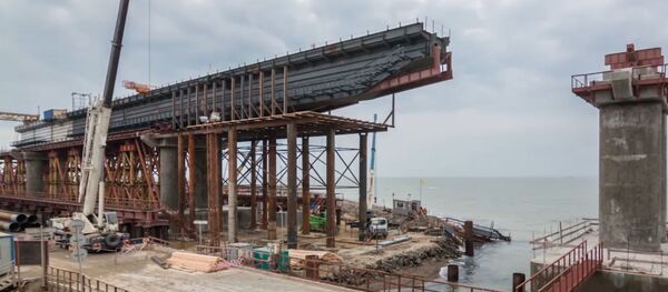 Сооружение железнодорожных пролетов Крымского моста - Sputnik Беларусь