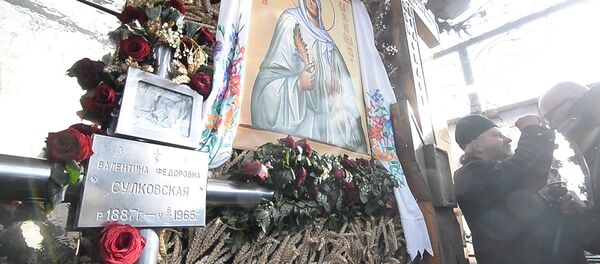 Вернікі і духавенства маліліся на магіле Валянціны Мінскай Вернікі і духавенства маліліся на магіле Валянціны Мінскай - Sputnik Беларусь