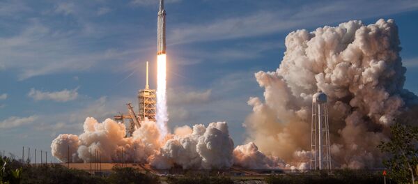 Запуск Falcon Heavy з мыса Канаверал Запуск Falcon Heavy з мыса Канаверал - Sputnik Беларусь