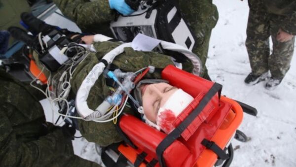 Белорусские военные отработали тренировочную эвакуацию на вертолете - Sputnik Беларусь