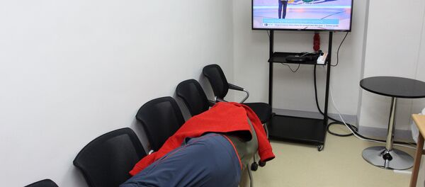 Некоторые журналисты отдыхают прямо в пресс-центре - Sputnik Беларусь