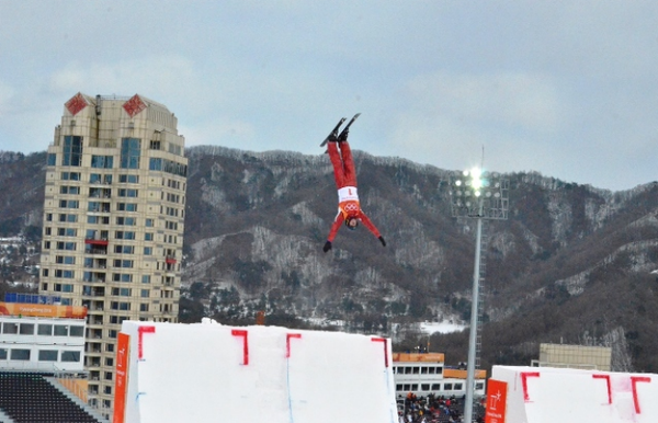 Тренировка фристайлистов в Пхенчхане Тренировка фристайлистов в Пхенчхане - Sputnik Беларусь