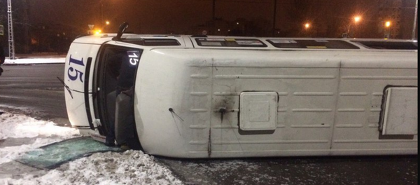 Маршрутка и такси столкнулись в Бресте - Sputnik Беларусь