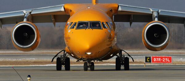 Самолет Ан-148-100В авиакомпании Саратовские авиалинии - Sputnik Беларусь