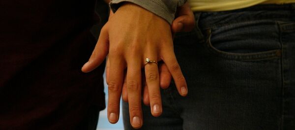 Женщина-агрессор захватывает власть незаметно, понемногу, ежедневно - Sputnik Беларусь