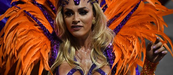 Порно видео бразильских карнавальных танцовщиц