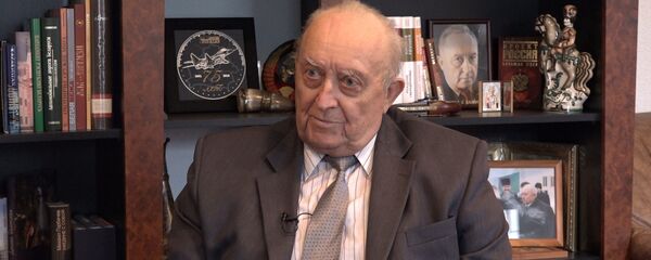 Экс-премьер-министр Беларуси Вячеслав Кебич - Sputnik Беларусь