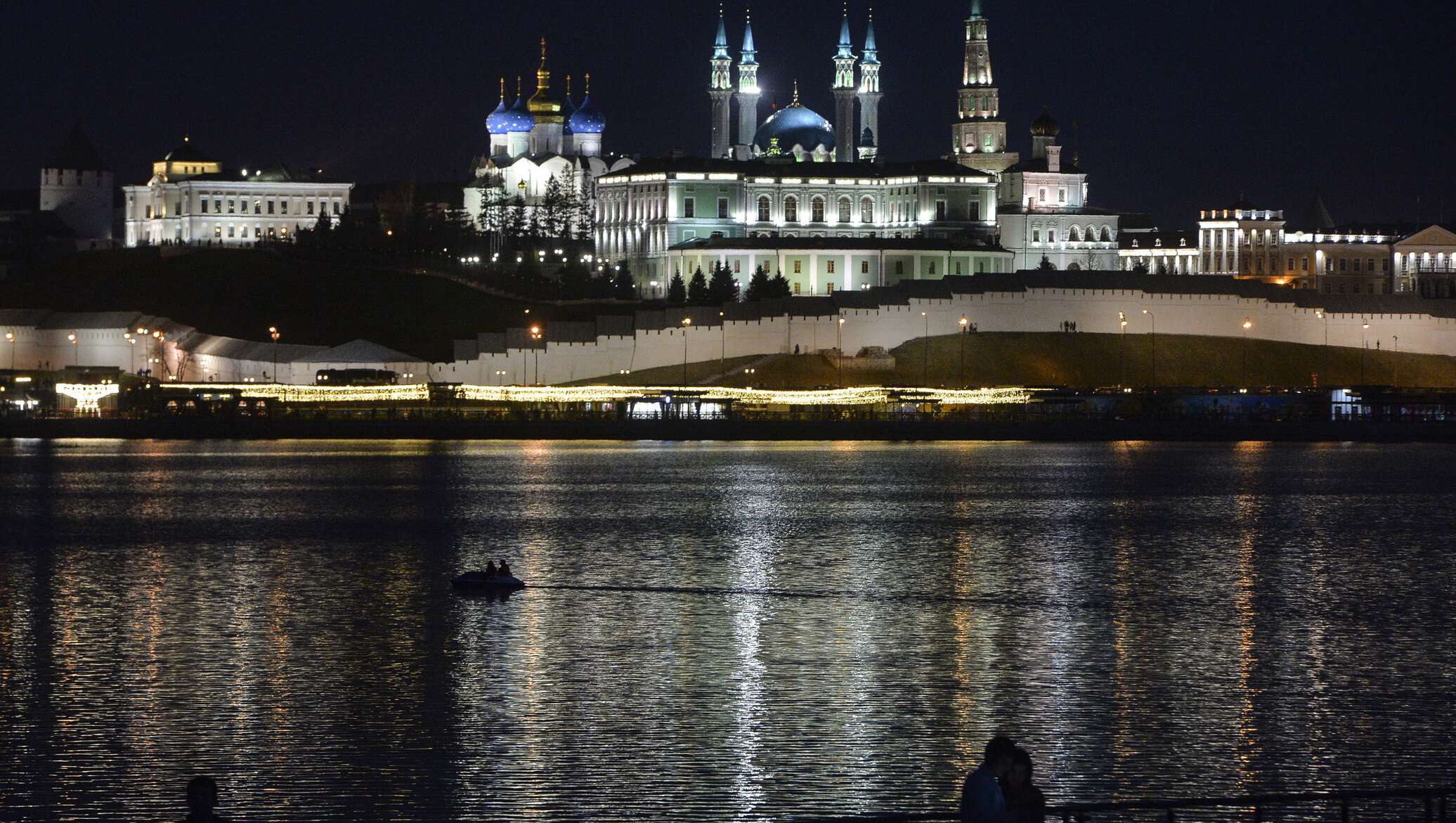 Казань возьмем в аренду. Вид на Кремль Казань 2010-11. Вечерняя Казань. Час земли Казань.