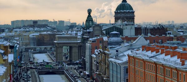 Вид на канал Грибоедова, дом Зингера и Казанский собор с купола собора Спаса на Крови в Санкт-Петербурге - Sputnik Беларусь