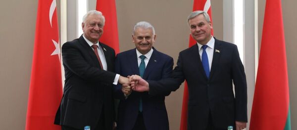 Михаил Мясникович, Бинали Йылдырым и Владимир Андрейченко - Sputnik Беларусь