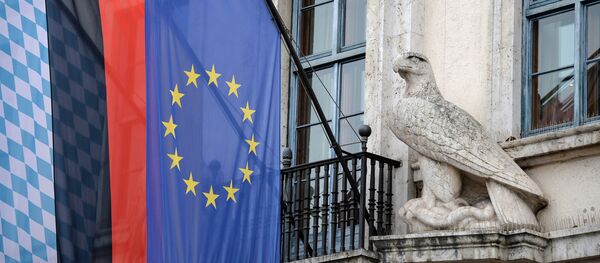 Флаги Баварии, Германии и Евросоюза на правительственном здании в преддверии проведения 54-й Мюнхенской конференции по вопросам безопасности - Sputnik Беларусь