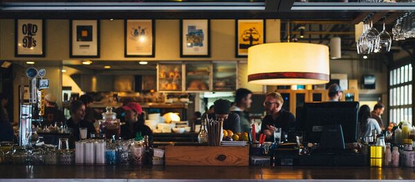 В ресторане - Sputnik Беларусь