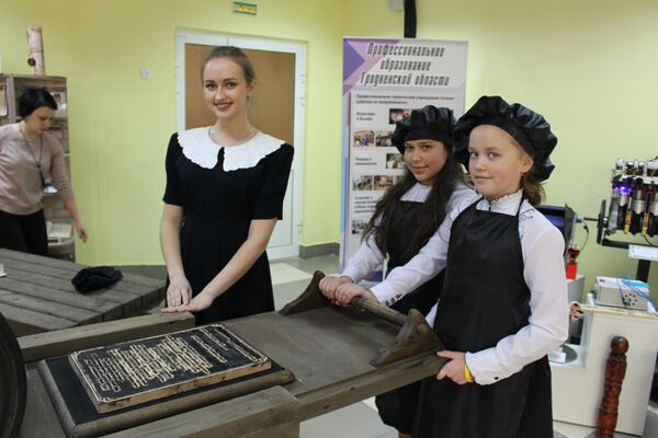 Копий такого станка в Беларуси всего три, один из них хранится в Национальной библиотеке - Sputnik Беларусь