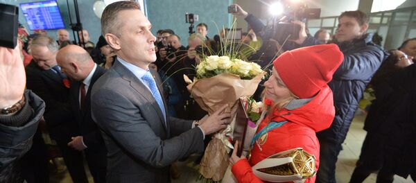 Встреча Анны Гуськовой в аэропорту - Sputnik Беларусь