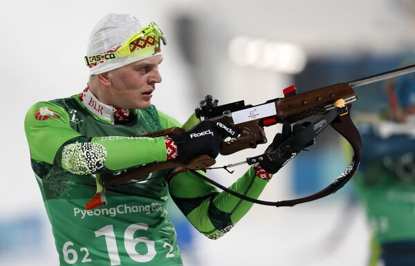 Белорусский биатлонист Роман Елетнов во время эстафеты в Пхенчхане - Sputnik Беларусь