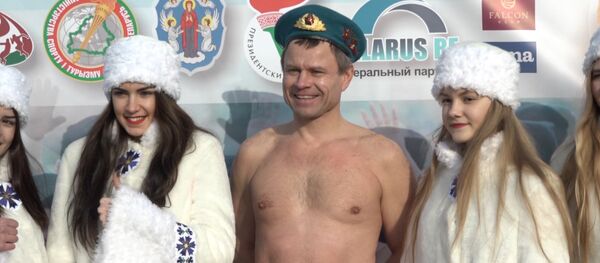 Дресс-код – голый торс: кто участвовал в забеге настоящих мужчин Дресс-код – голый торс: кто участвовал в забеге настоящих мужчин - Sputnik Беларусь