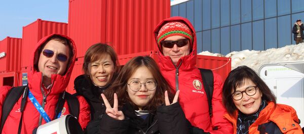 Колумнисты Sputnik Владимир Нестерович и Руслан Васильев в Пхенчхане Колумнисты Sputnik Владимир Нестерович и Руслан Васильев в Пхенчхане - Sputnik Беларусь