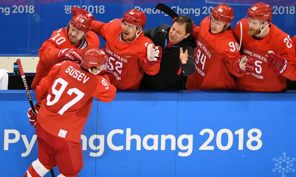 Никита Гусев радуется заброшенной шайбе в финальном матче Россия - Германия по хоккею среди мужчин на XXIII зимних Олимпийских играх - Sputnik Беларусь