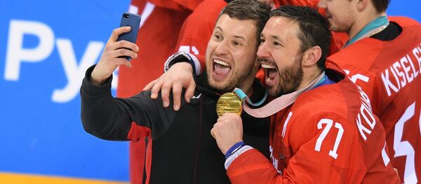 Российские хоккеисты стали олимпийскими чемпионами Российские хоккеисты стали олимпийскими чемпионами - Sputnik Беларусь