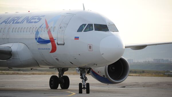 Самолёт Airbus A320 авиакомпании Уральские авиалинии - Sputnik Беларусь