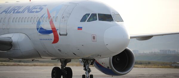 Самолёт Airbus A320 авиакомпании Уральские авиалинии - Sputnik Беларусь