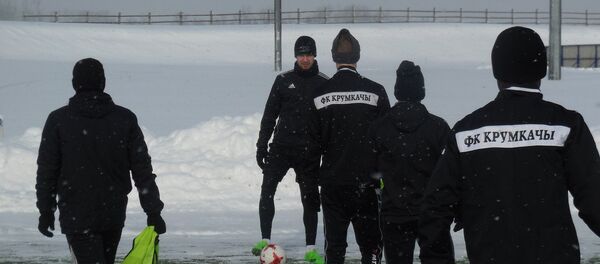 Игроки ФК Крумкачы на тренировке - Sputnik Беларусь