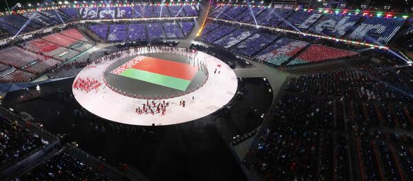 Белорусский флаг на Олимпиаде в Пхенчхане - Sputnik Беларусь