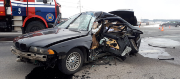 BMW столкнулся с МАЗом в Брестской области - Sputnik Беларусь