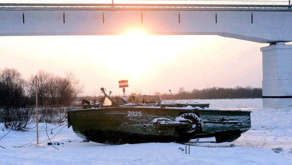 Инженерная техника у моста через Припять - Sputnik Беларусь