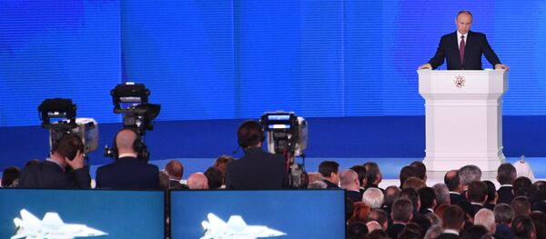 Президент РФ Владимир Путин выступает с ежегодным посланием Федеральному Собранию в ЦВЗ Манеж - Sputnik Беларусь