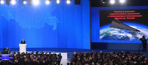 Владимир Путин рассказывает о перспективных новинках российского вооружения - Sputnik Беларусь