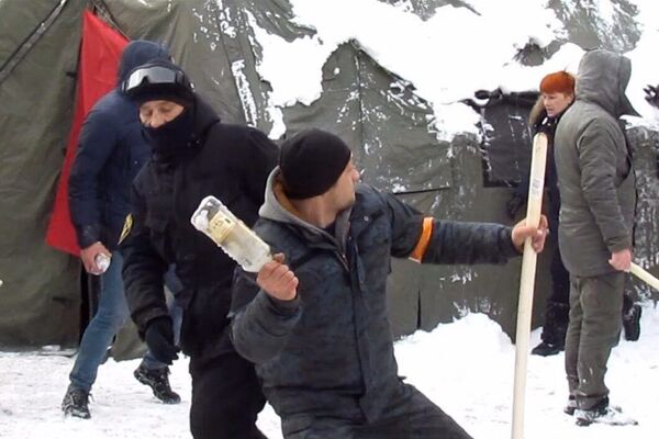 Столкновения произошли между полицией и протестующими у здания Верховной Рады в Киеве - Sputnik Беларусь