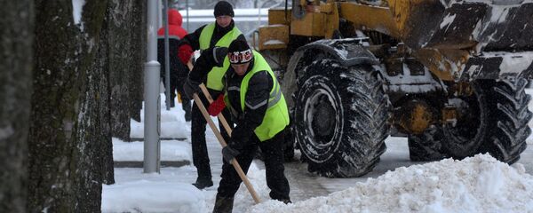Уборка снега в городе - Sputnik Беларусь
