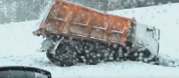 Видеофакт: пробка и череда аварий на трассе Минск – Витебск Видеофакт: пробка и череда аварий на трассе Минск – Витебск - Sputnik Беларусь