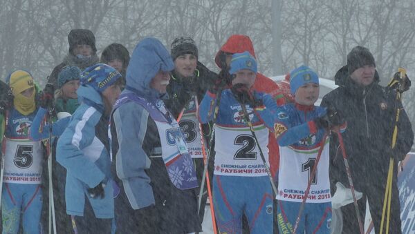 Снежный снайпер: первый соревновательный день завершился в Раубичах - Sputnik Беларусь