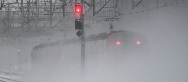 Уборка снега на платформе, архивное фото - Sputnik Беларусь