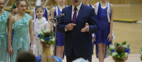 Александр Лукашенко напутствовал юных гимнасток Александр Лукашенко напутствовал юных гимнасток - Sputnik Беларусь