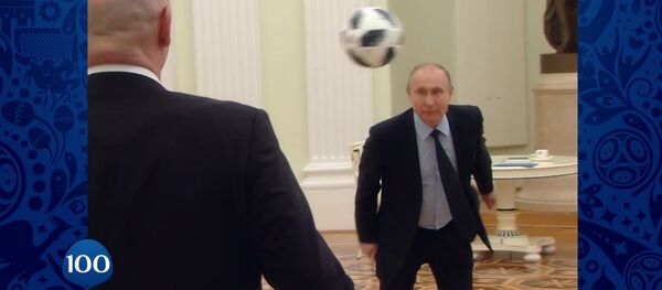 Путин и Инфантино сыграли в футбол Путин и Инфантино сыграли в футбол - Sputnik Беларусь