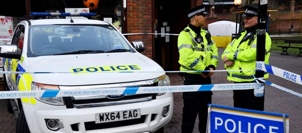 Полиция у ресторана, где был обнаружен Скрипаль и его спутница Полиция у ресторана, где был обнаружен Скрипаль и его спутница - Sputnik Беларусь