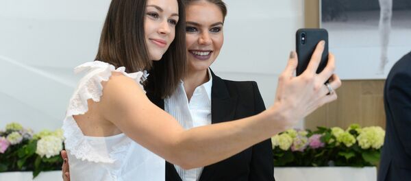 Алина Кабаева и Валерия Курильская - Sputnik Беларусь