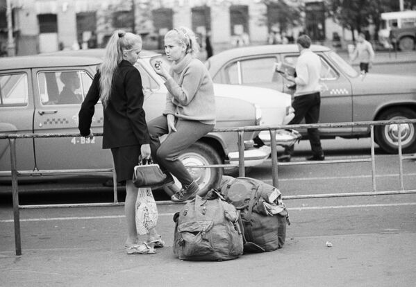 На одной из улиц города Минска, 1971 год. - Sputnik Беларусь