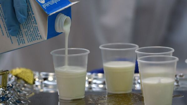 Молоко, архивное фото - Sputnik Беларусь