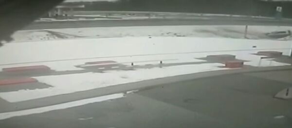 Автомобиль пролетел 60 метров, врезавшись в столб, видео Автомобиль пролетел 60 метров, врезавшись в столб, видео - Sputnik Беларусь